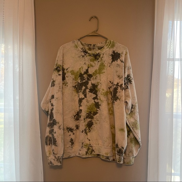 urban Outfitters urban renewal crewneck - Picture 1 of 3